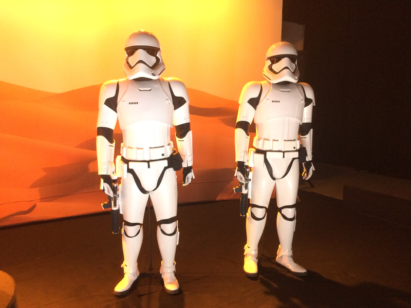 Illustration for article titled Así son los nuevos trajes, naves y armas de Star Wars: The Force Awakens